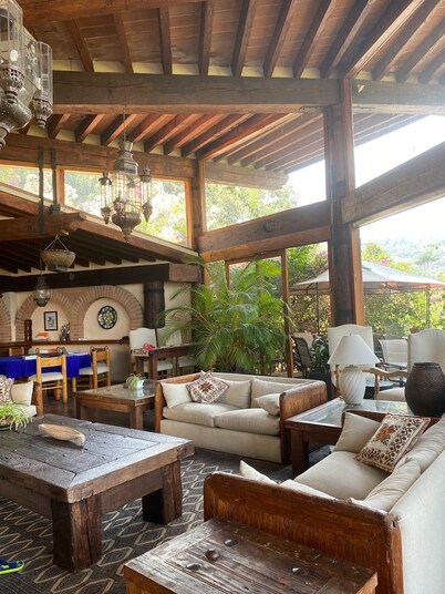 Casa Vallesana, Fraccionamiento "El Coporito", Magnificent lake view