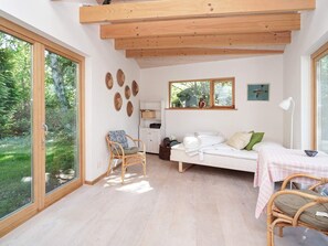 5 bedrooms, individually furnished