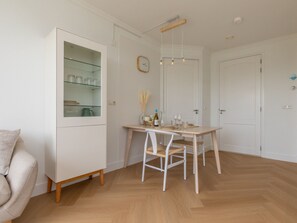 Apartment | Dining