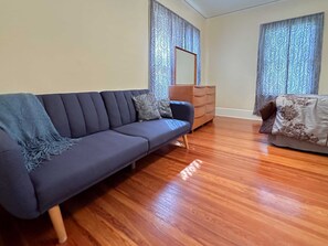 Unclassified image, 4 of 28, button