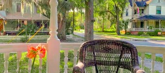 Private UF Stadium Parking! Historic DWTN Duckpond