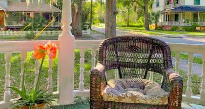 Private UF Stadium Parking! Historic DWTN Duckpond