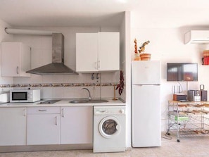 Apartment | Private kitchen - Apartment in Roquetas Near the Beach (Roquetas de Mar)