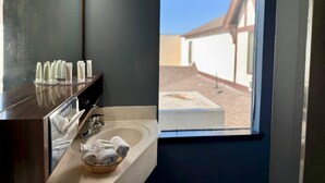 Chambre Deluxe, 1 très grand lit, vue montagne | Salle de bain