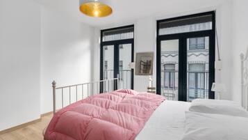 3 chambres, fer et planche Ă repasser