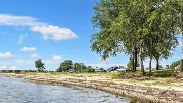 Rumah | 4 kamar tidur dan dilengkapi dengan perabotan berbeda-beda