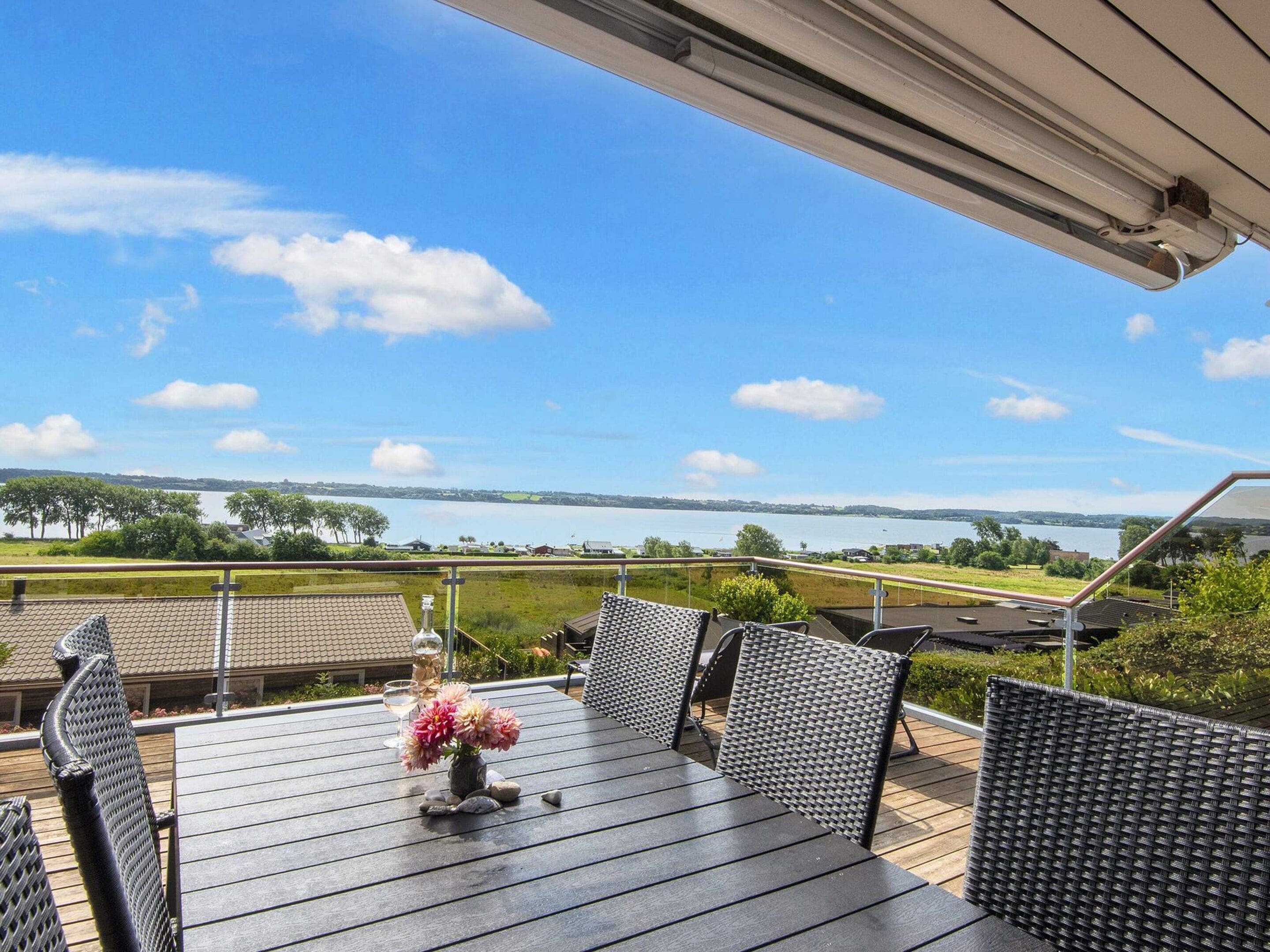 House | Water view
