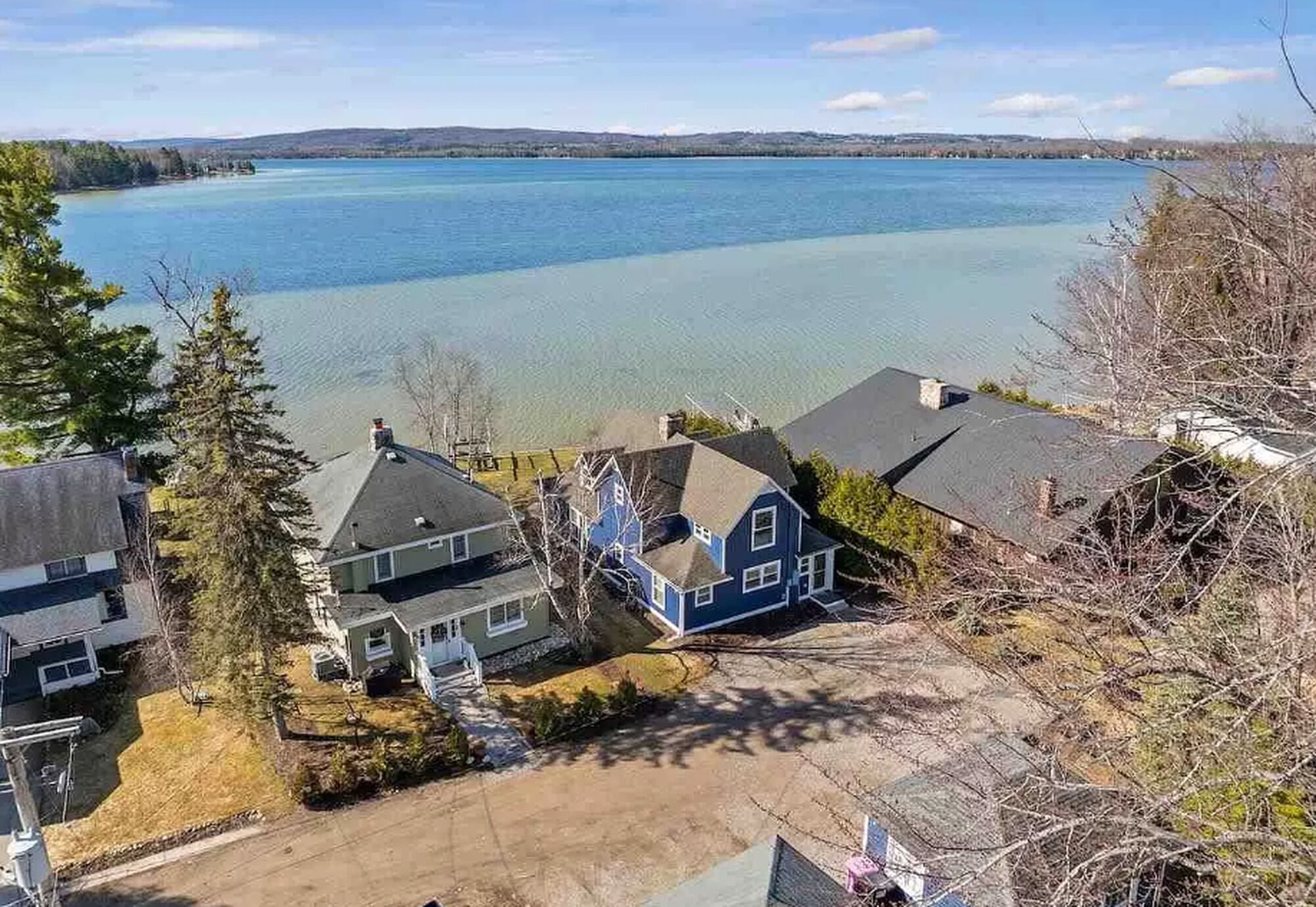 Lakefront Cottage on Shallow Sandy Bottom Water
