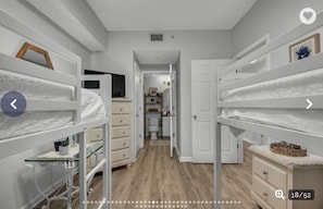 2 habitaciones, escritorio, cuna de viaje y wifi
