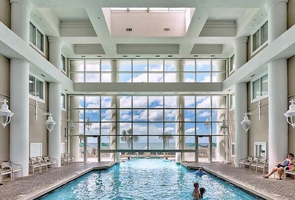 Piscine couverte, piscine extérieure