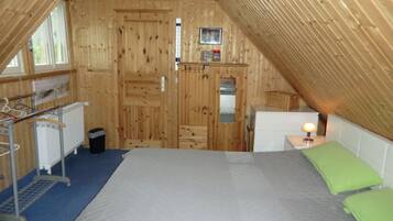 House | 2 bedrooms, individually furnished, iron/ironing board