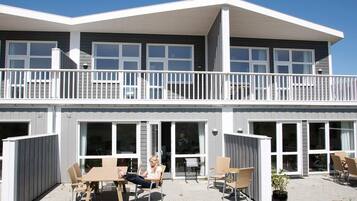 House | Outdoor dining
