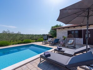 Villa | Basseng | Innendørsbasseng og utendørsbasseng