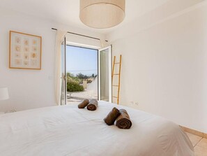 House - Premium Villa With Swimming Pool (Lagos)