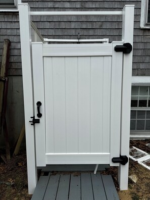 Property grounds - Last minute Cape cod rental
Bikes, Beach ,ac ,laundry ,ping pong table (Dennis)