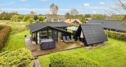 6 Person Holiday Home in Hemmet