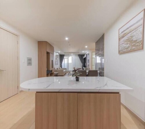 City Center Spacious Space to Live and Work