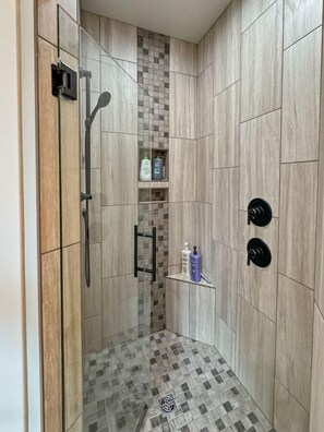 Hair dryer, towels - Stunning Home Close to Lake Cascade (Donnelly)