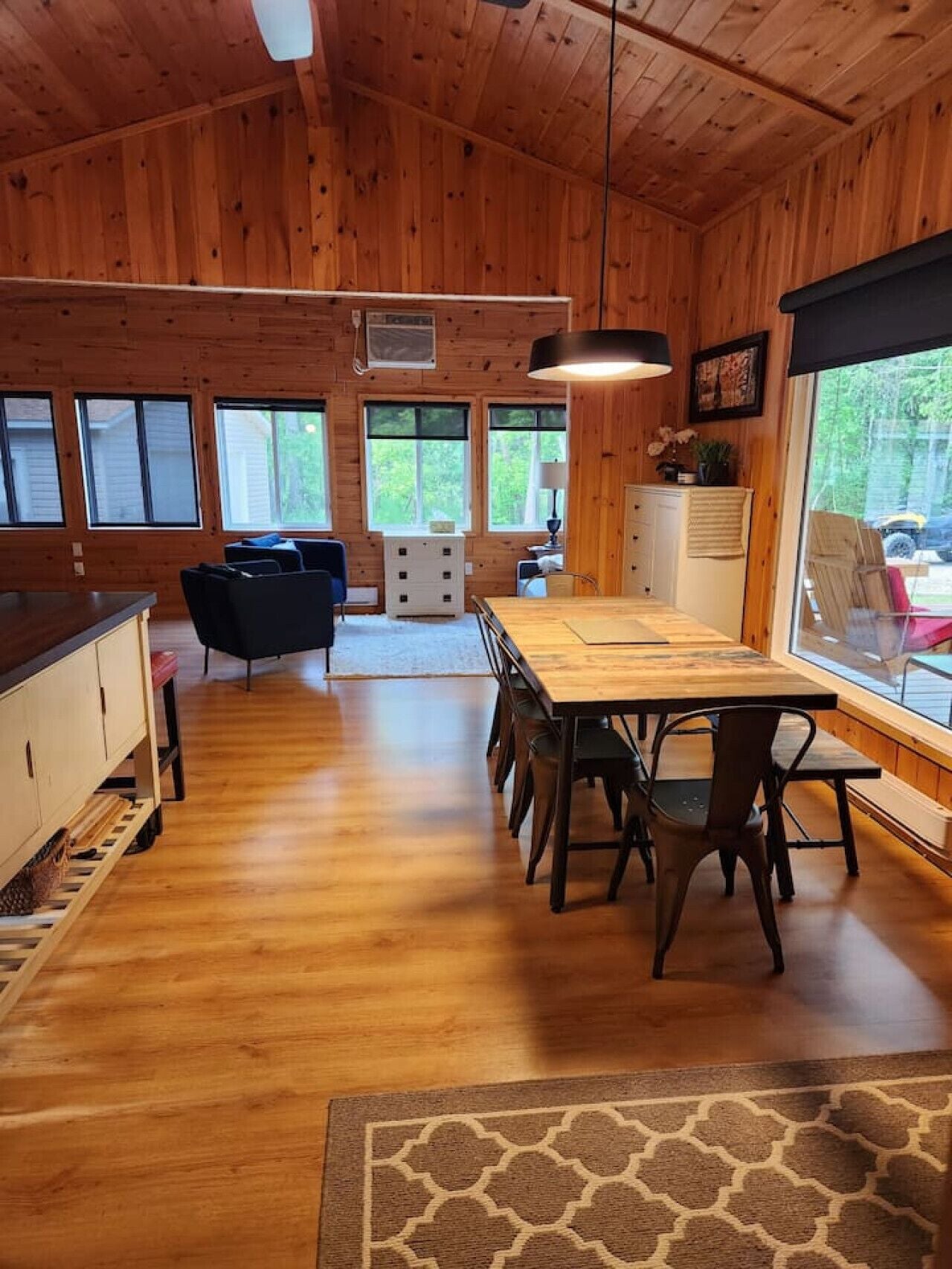 المنشأة من الداخل