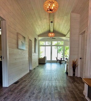 Interior - Boho Luxe Lakefront Cottage (Gimli)