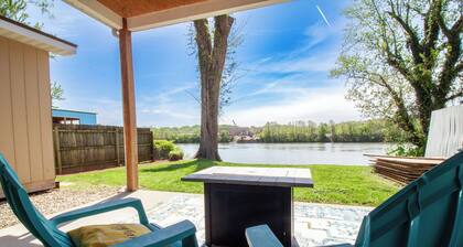 Riverfront Retreat with Dock! Just a few minutes from the local boat ramp