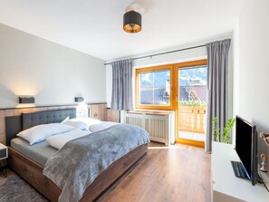 Apartment | 2 bedrooms, individually furnished, bed sheets - Great Apartment Near the ski Area (Schwendau)