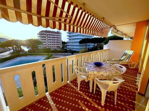Dining - Apartment by the Beach With Pool View (Caorle)