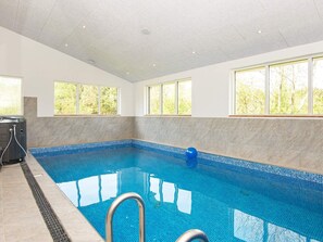 ハウス | プール | 屋内プール、屋外プール