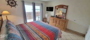 Condo, nhiều giường, sân hiên, quang cảnh hồ bơi (Fiesta Sol #110) | 2 phòng ngủ, trang trí khác biệt