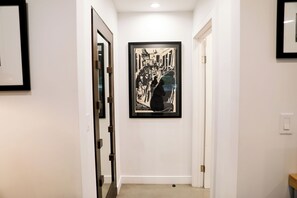 Interior - The Escape - Suite 4 (Venice)