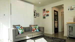Interior - The Escape - Suite 4 (Venice)