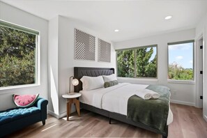 3 bedrooms, iron/ironing board, WiFi