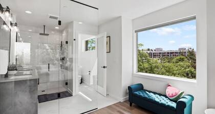 3BR 2.5BA Rooftop View Green Lake Hideaway