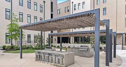 Epic 1BR + Pool | Gym + Yoga | LCP Collection