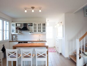 Apartment | Private kitchen - Holiday Home Reet on the Cliff (Glowe)