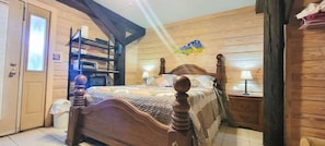 Casa, várias camas, varanda (Fish Crazy House) | 3 quartos, individualmente decorados, individualmente mobiliados