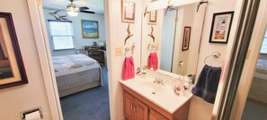 Maison, plusieurs lits, patio (Fish Crazy House) | 3 chambres, décoration personnalisée, ameublement personnalisé