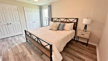 2 chambres, fer et planche à repasser, Wi-Fi gratuit, draps fournis