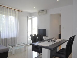 Apartment | Dining