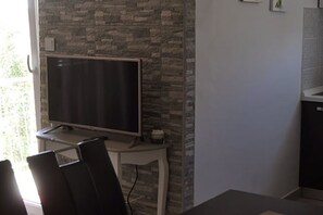 Apartment | Private kitchen | Fridge, microwave, stovetop, dishwasher