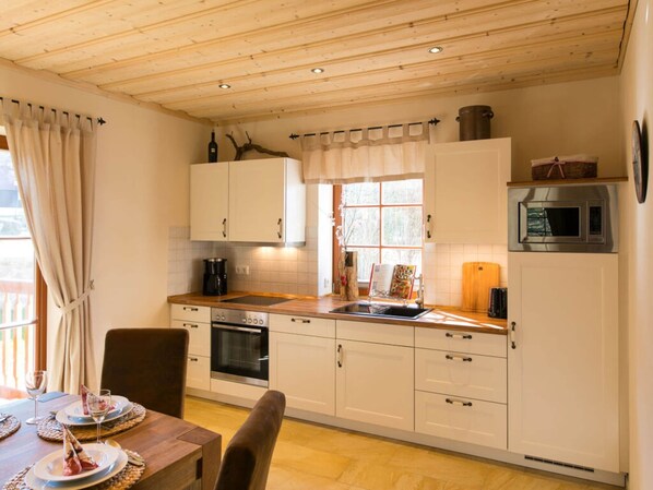 Apartment | Eigene Küche | Ofen