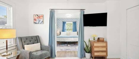 1 غرفة نوم ومكواة/لوح كي وسرير سفر وواي فاي