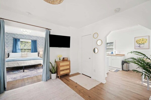 1 bedroom, iron/ironing board, travel crib, WiFi