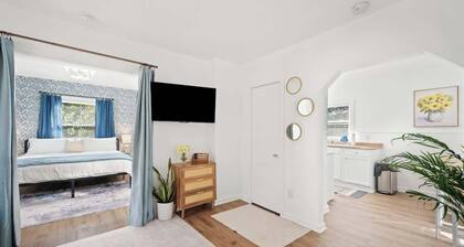 1/1 Affordable Downtown Pet Friendly Home