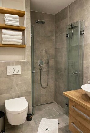 House | Bathroom - Berggluck Comfortable Holiday Residence (Reit im Winkl)