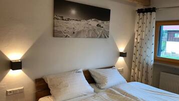 Nhà | 2 phòng ngủ, trang bị nội thất với thiết kế riêng biệt