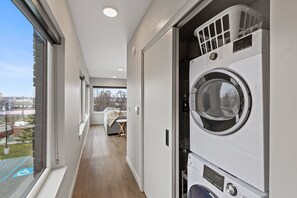 Interior - Your Luxury Retreat Awaits Free parking available (Spokane)