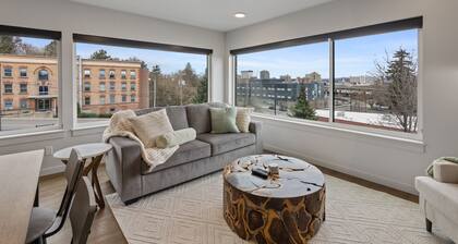 Your Luxury Retreat Awaits Free parking available