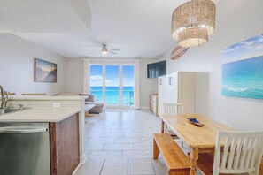 Interior - Ocean Minded @ Seychelles Sleeps 6 Gulf Front (Panama City Beach)