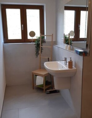 Apartment | Badezimmer